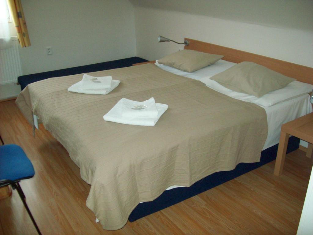 Hotel U Lip Trojanovice Frenštát pod Radhoštěm الغرفة الصورة