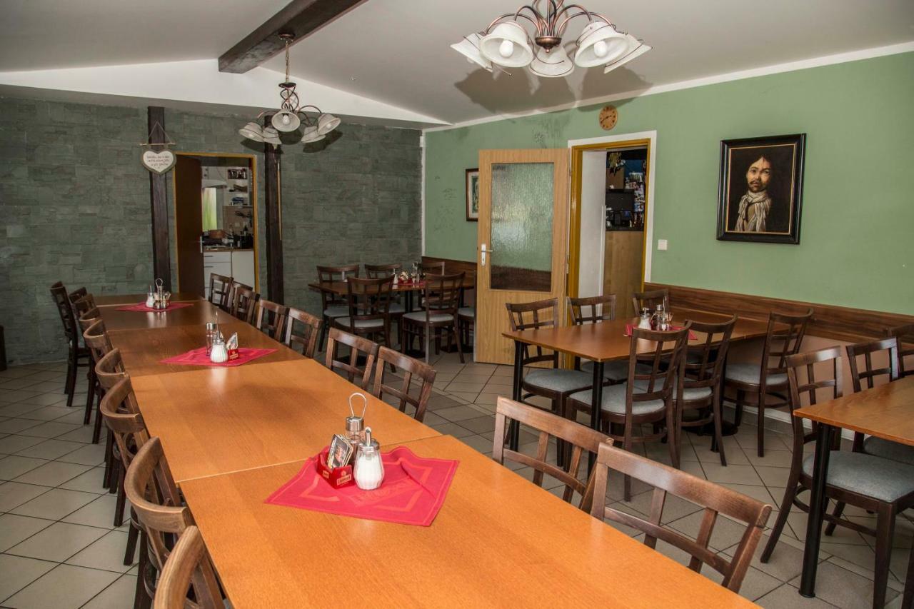 Hotel U Lip Trojanovice Frenštát pod Radhoštěm المظهر الخارجي الصورة